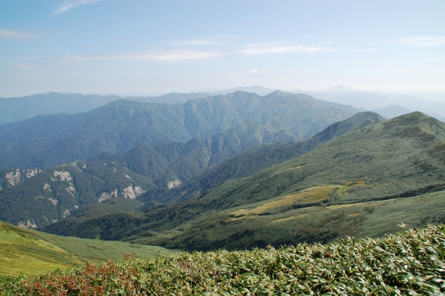 The view from the Mt. Ushigatake mountaintop.