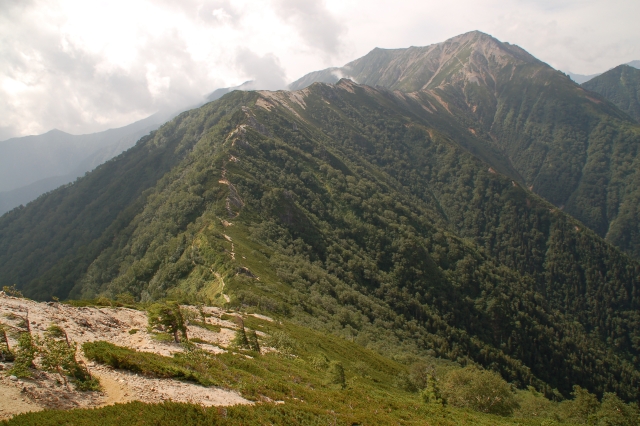 The ridgeline toward Mt. Otensyodake