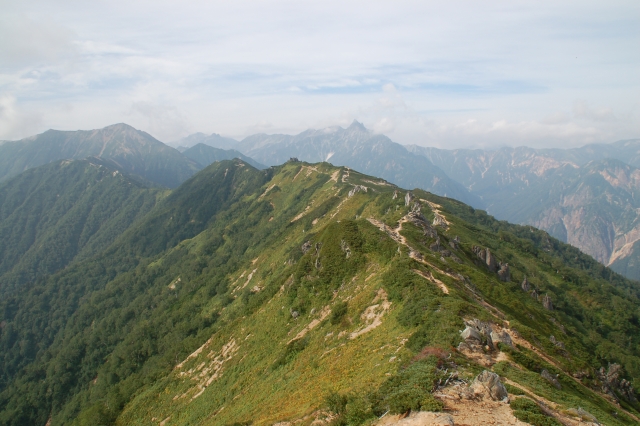 The ridgeline toward Mt. Otensyodake.