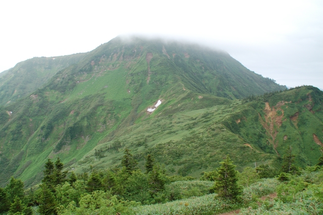 Mt. Naeba from Mt. Kaguragamine.