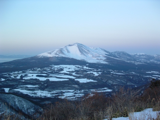 Mt. Asama just after the daybreak.<b