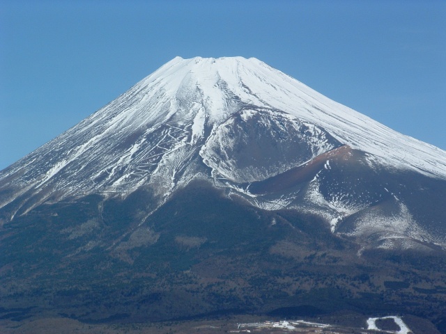 Mt. Fuji and Houei peak.